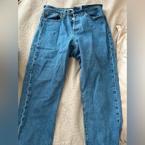 straight wedgie levi’s